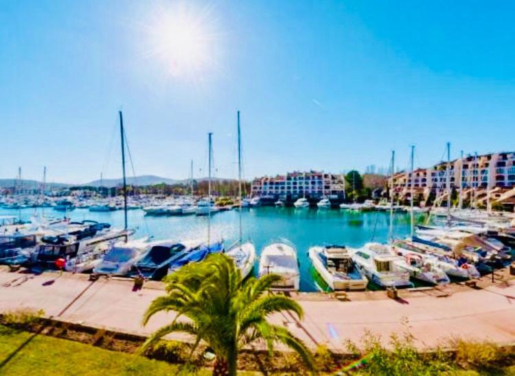 Petit Cocon Magnifique Vue Sur Marina Dans Le Golfe De Saint Tropez Apartment Cogolin Exterior photo